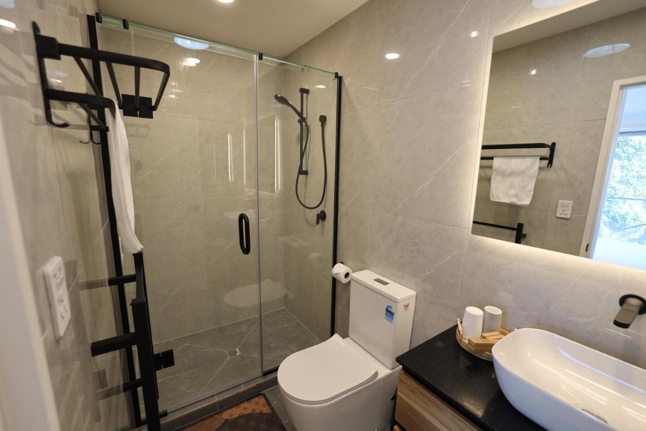 Luxury Brand New Designer Living Apartment Auckland Exterior photo