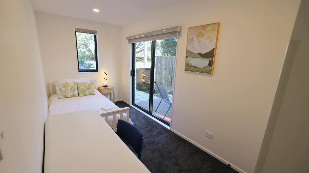 Luxury Brand New Designer Living Apartment Auckland Exterior photo