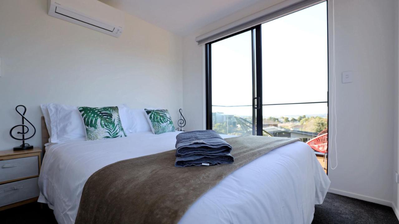 Luxury Brand New Designer Living Apartment Auckland Exterior photo